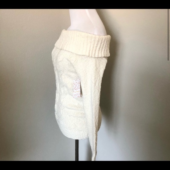 FREE PEOPLE NWT off the shoulder sweater - Picture 2 of 5